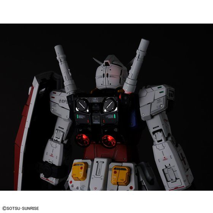 Bandai PG Unleashed 1/60 RX-78-2 Gundam official illuminated rear backpack detail