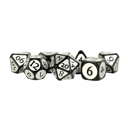 Fanroll - 16mm Enamel Acrylic Poly Dice Set - Black with Silver Enamel