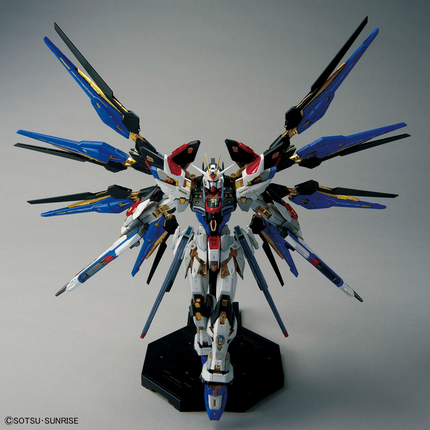 Bandai - Gunpla - MGEX 1/100 - Mobile Suit Gundam SEED Destiny - ZGMF-X20A Strike Freedom Gundam