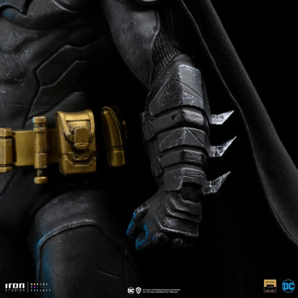Iron Studios - Batman Unleashed Deluxe BDS Art Scale Statue 1/10 - The Card Vault