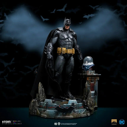 Iron Studios - Batman Unleashed Deluxe BDS Art Scale Statue 1/10 - The Card Vault
