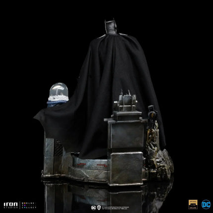 Iron Studios - Batman Unleashed Deluxe BDS Art Scale Statue 1/10 - The Card Vault