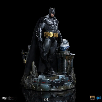Iron Studios - Batman Unleashed Deluxe BDS Art Scale Statue 1/10 - The Card Vault