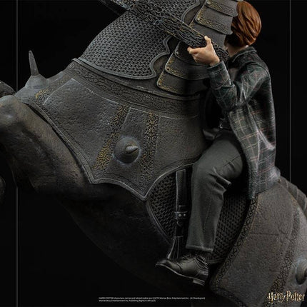 Iron Studios - Harry Potter - Ron Weasley at the Wizard Chess Deluxe BDS Art Scale Statue 1/10 - The Card Vault
