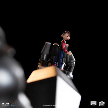 Iron Studios - Iron Giant - Iron Giant & Hogarth Hughes - Demi Art Scale Statue 1/20 - The Card Vault