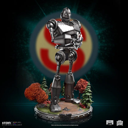 Iron Studios - Iron Giant - Iron Giant & Hogarth Hughes - Demi Art Scale Statue 1/20 - The Card Vault