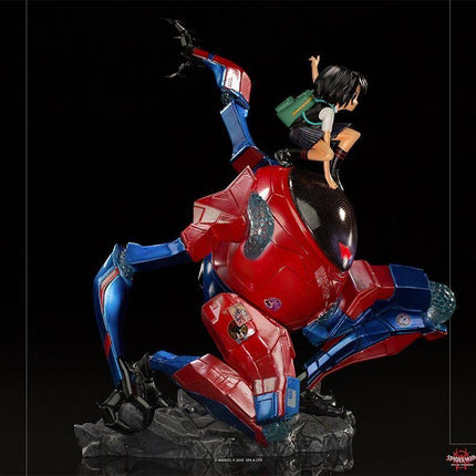 Iron Studios - Spider-Man: Into The Spider-Verse - Peni Parker & SP // dr Deluxe BDS Art Scale Statue 1/10 - The Card Vault