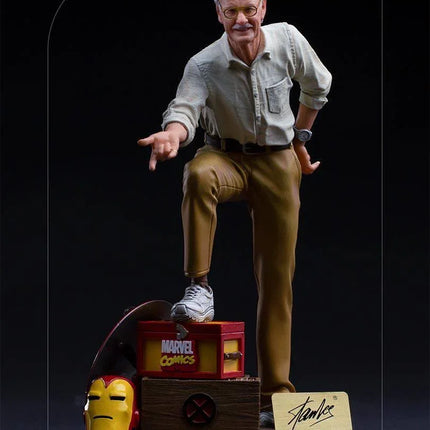 Iron Studios - Stan Lee Deluxe BDS Art Scale Statue 1/10 - The Card Vault