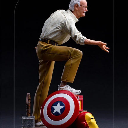 Iron Studios - Stan Lee Deluxe BDS Art Scale Statue 1/10 - The Card Vault
