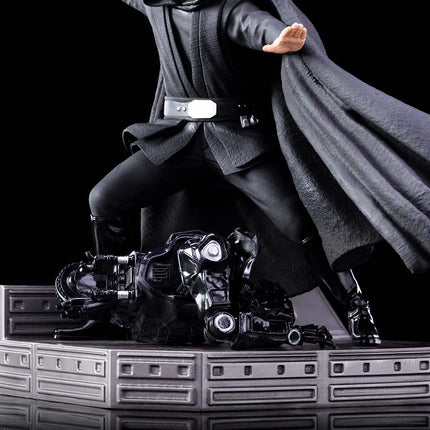 Iron Studios - The Mandalorian - Luke Skywalker (Combat Version) - Art Scale Statue 1/10 - The Card Vault
