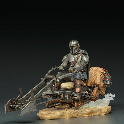 Iron Studios - The Mandalorian - The Mandalorian on Speederbike - Deluxe Art Scale Statue 1/10 - The Card Vault