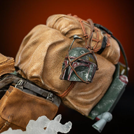 Iron Studios - The Mandalorian - The Mandalorian on Speederbike - Deluxe Art Scale Statue 1/10 - The Card Vault