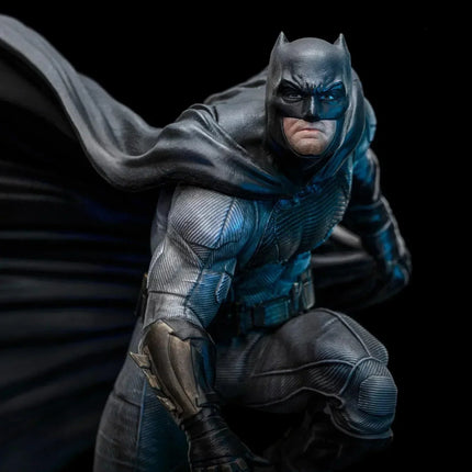 Iron Studios - Zack Snyder's Justice League - Batman on Batsignal Deluxe BDS Art Scale Statue 1/10 - The Card Vault